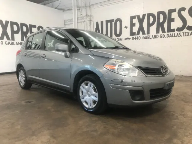 2011 Nissan Versa SL