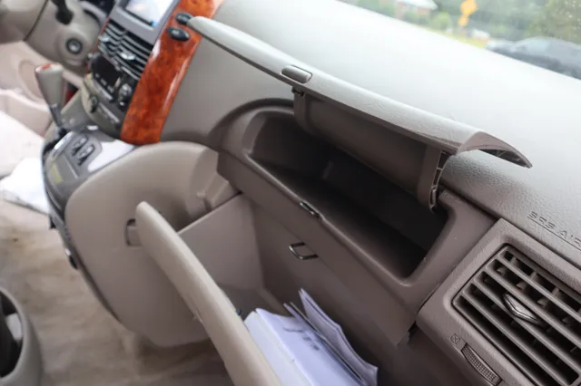 2009 Toyota Sienna Limited - Photo 35
