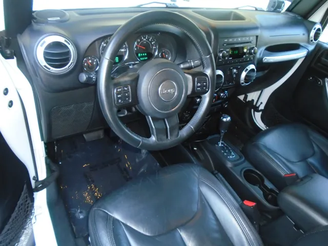 2015 Jeep Wrangler Unlimited Sahara - Photo 46