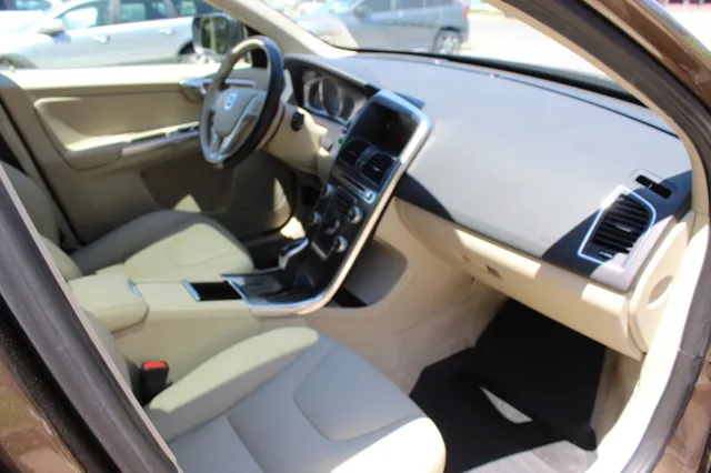 2015 Volvo XC60 Premier - Photo 25