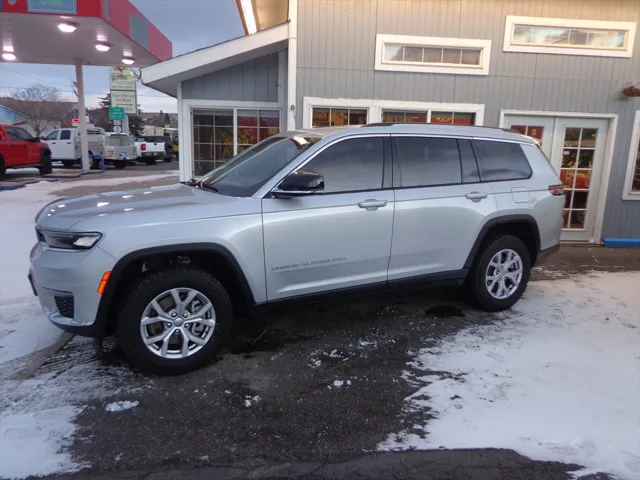 2022 Jeep Grand Cherokee L Limited's photo