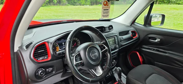 2015 Jeep Renegade Trailhawk - Photo 9