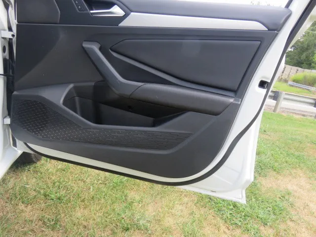 2020 Volkswagen Jetta SE R-Line photo 14