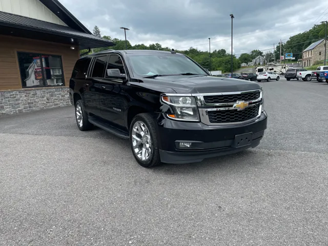 2019 Chevrolet Suburban LT photo 11