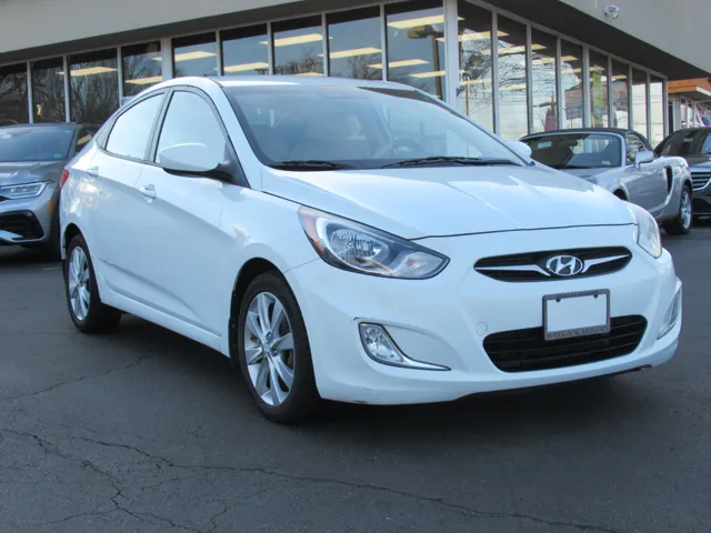 2013 Hyundai Accent GLS's photo