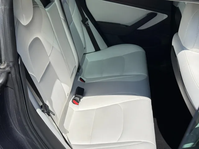 2018 Tesla Model 3 - Photo 32