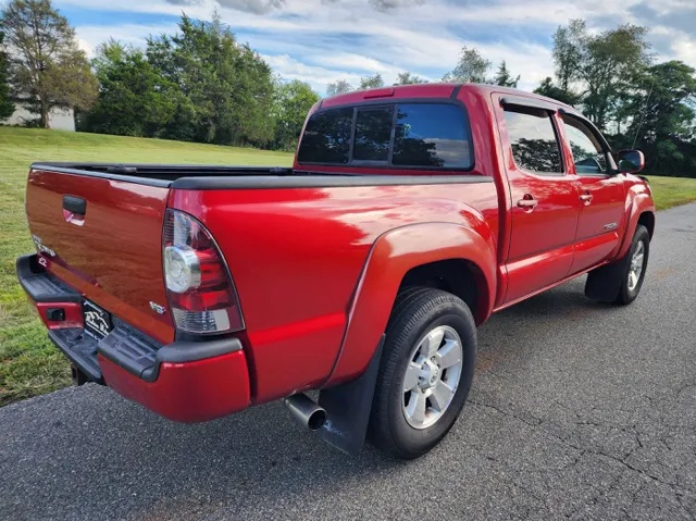 2011 Toyota Tacoma Double Cab V6 4x4 photo 6
