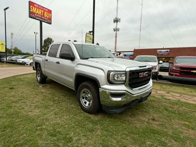 2017 GMC Sierra 4WD Crew Cab Standard Box's photo