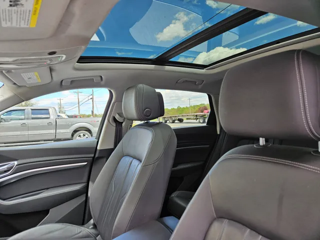2019 Audi e-tron Premium Plus photo 7