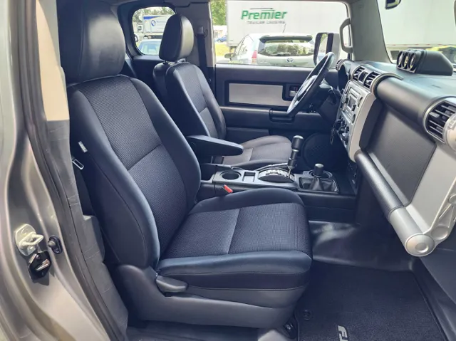 2012 Toyota FJ Cruiser Base photo 20