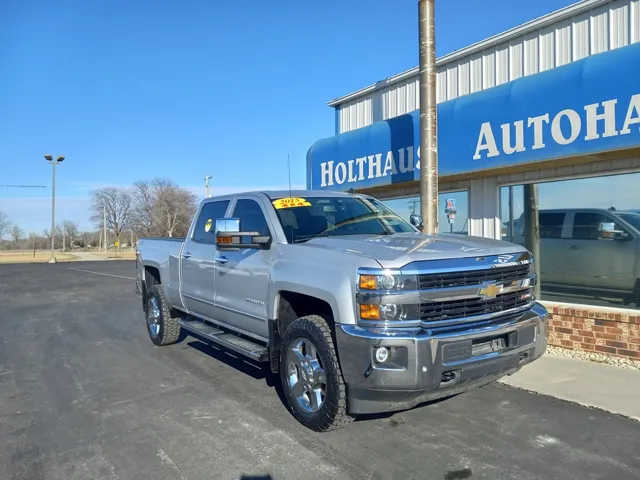 2015 Chevrolet Silverado HD LTZ's photo