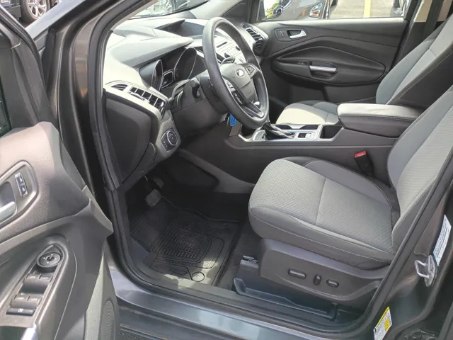 2017 Ford Escape SE photo 9