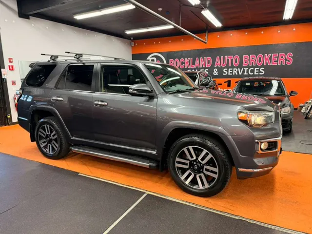 2016 Toyota 4Runner Limited's photo