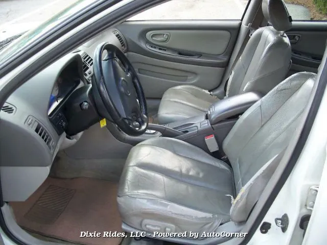 2001 Nissan Maxima Base's photo