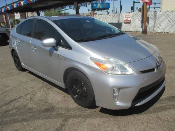 2014 Toyota Prius's photo