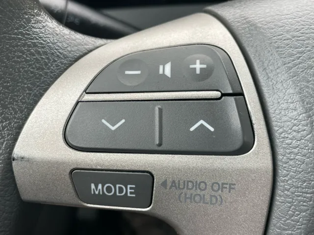 2010 Toyota Camry LE photo 13