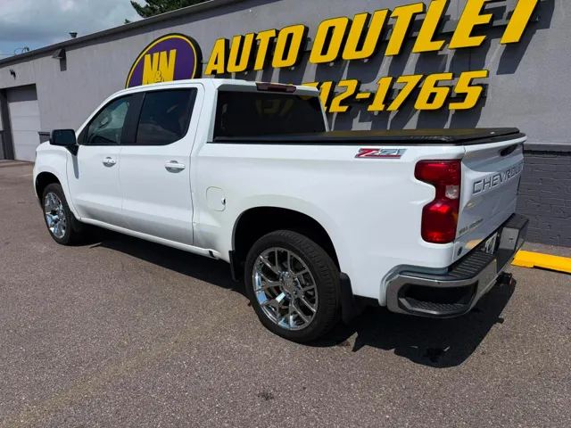 2022 Chevrolet Silverado 1500 LT - Photo 8