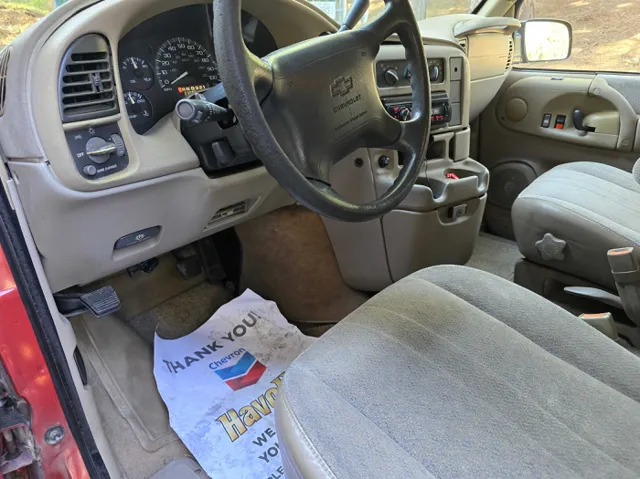 1997 Chevrolet Astro - Photo 18
