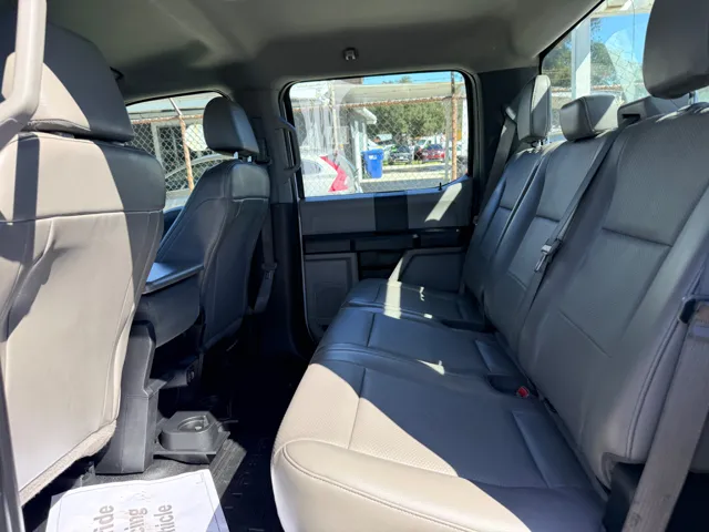 2017 Ford F-550 - Photo 27