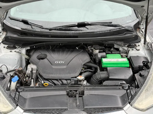 2015 Hyundai Veloster Base - Photo 23