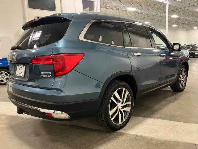 2016 Honda Pilot Touring photo 9