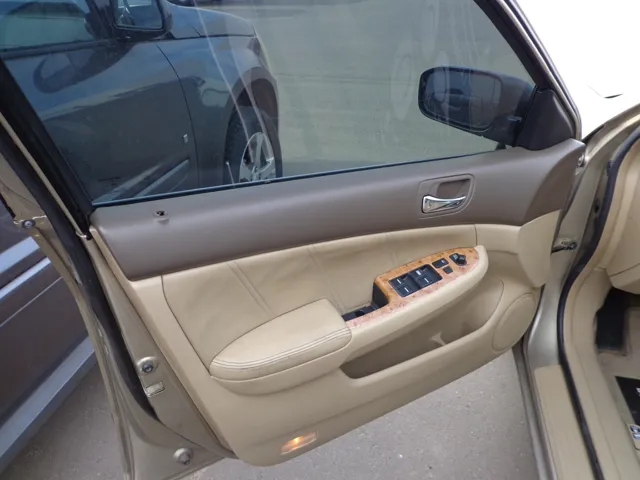 2004 Honda Accord LX - Photo 11