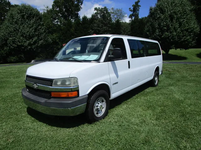 2004 Chevrolet Express Base