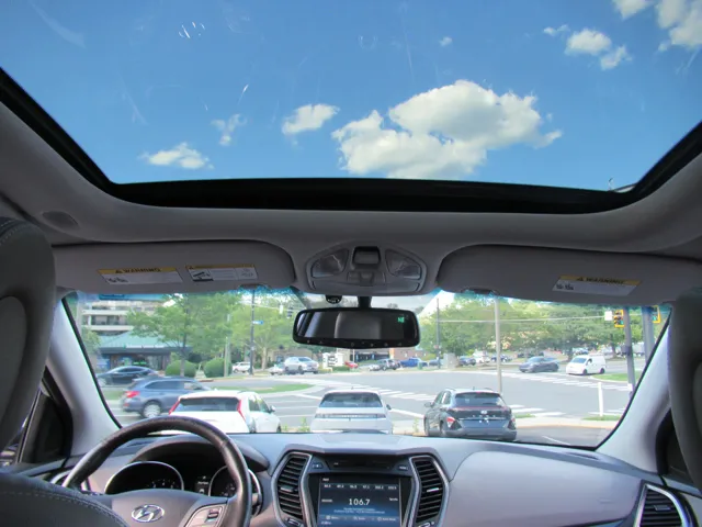 2015 Hyundai Santa Fe Limited - Photo 23