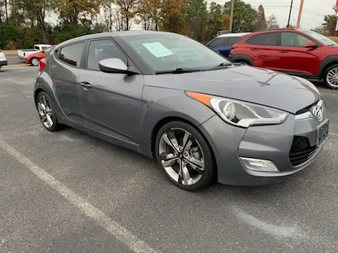 2017 Hyundai Veloster Value Edition's photo
