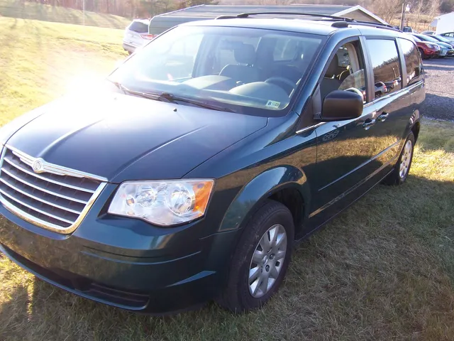 2009 Chrysler Town & Country LX