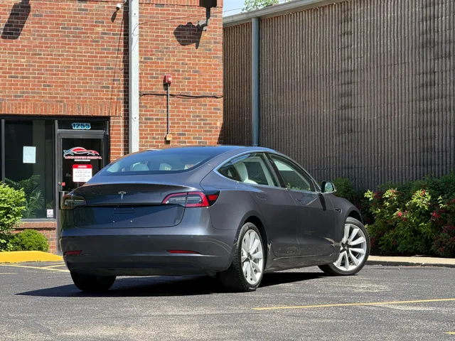 2018 Tesla Model 3 - Photo 10