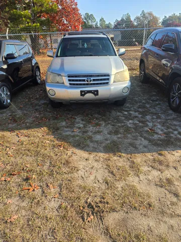 2003 Toyota Highlander's photo