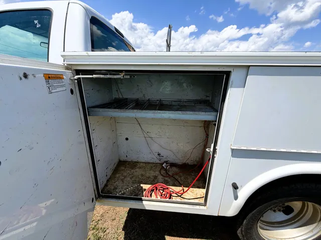2015 Ford F-350 Super Duty Chassis Cab XLT - Photo 6