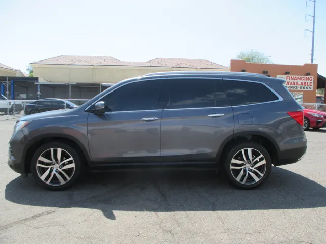 2017 Honda Pilot Touring AWD photo