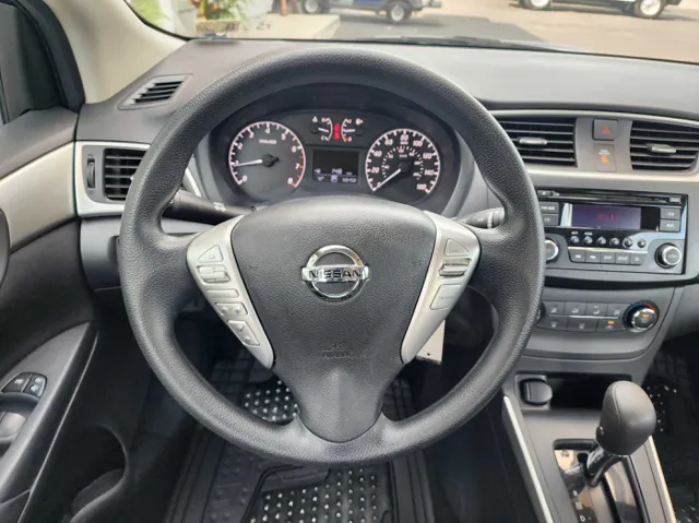 2017 Nissan Sentra S photo 18