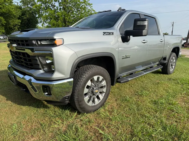 2024 Chevrolet Silverado HD LT 4WD Crew Cab Standard Box's photo