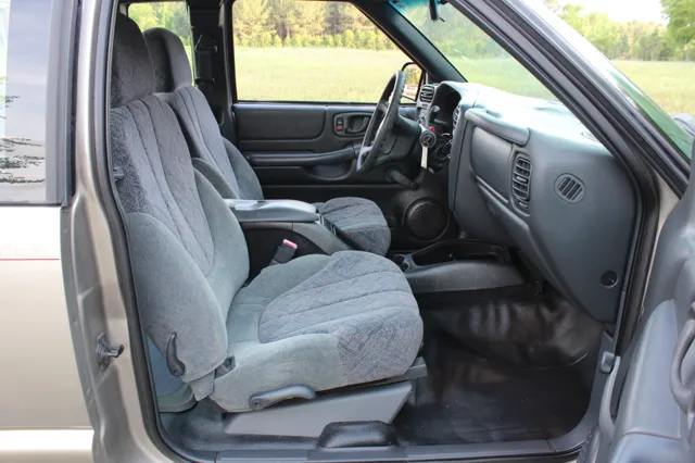2002 GMC Sonoma SL - Photo 12
