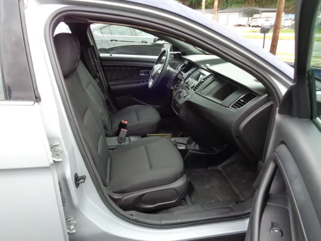 2016 Ford Taurus - Photo 14