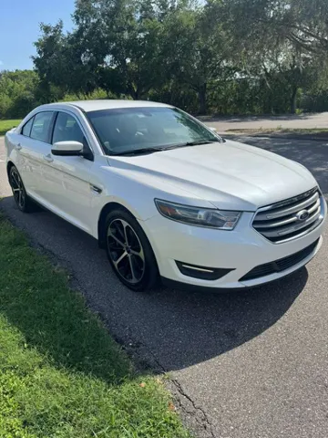 2015 Ford Taurus SEL FWD's photo