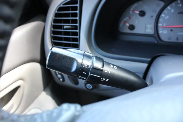 2001 Toyota Sequoia Limited - Photo 29