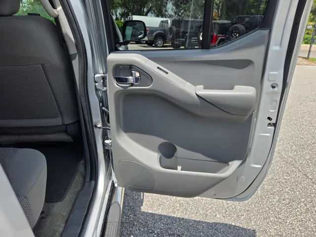 2017 Nissan Frontier SV - Photo 31