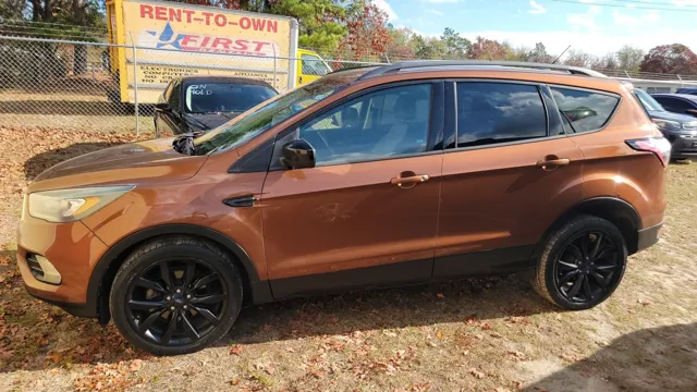 2017 Ford Escape SE's photo
