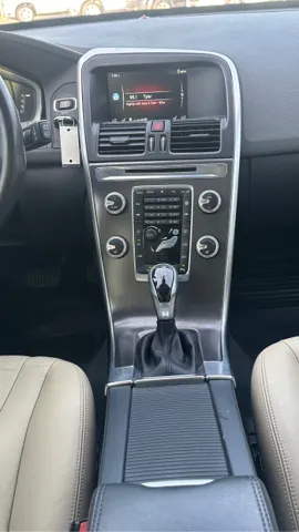 2016 Volvo XC60 Premier - Photo 9