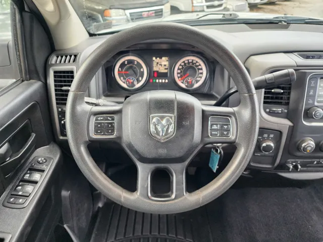2018 Ram 3500 photo 23
