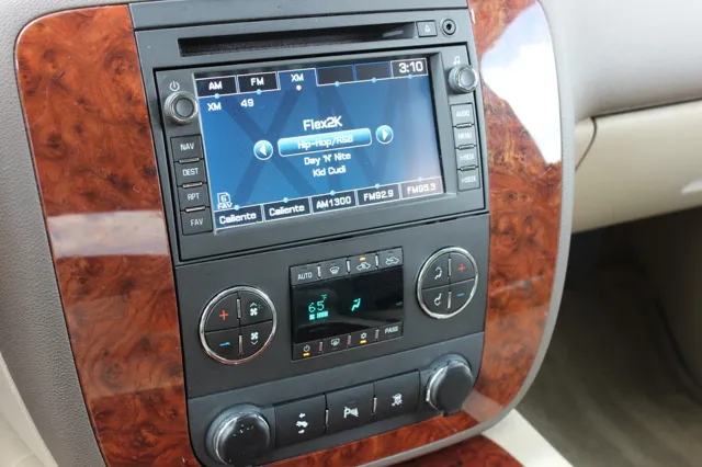 2010 Chevrolet Avalanche LTZ - Photo 36