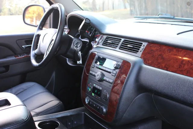 2011 Chevrolet Suburban LT - Photo 37