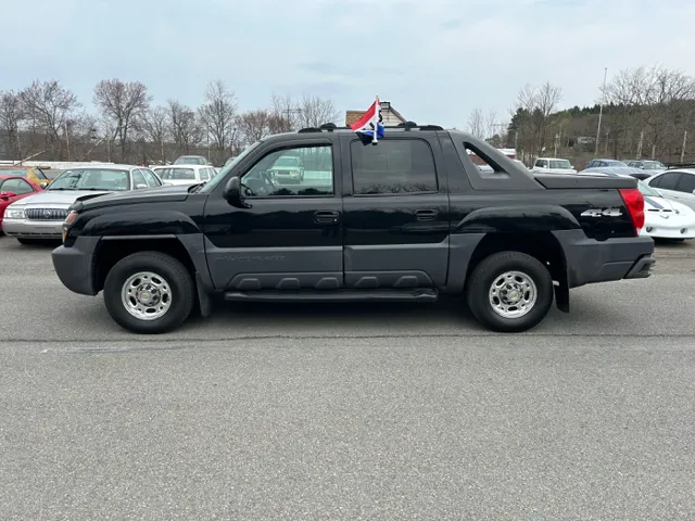 2003 Chevrolet Avalanche Base