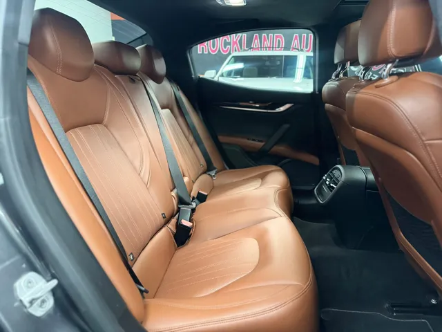 2017 Maserati Ghibli S - Photo 14