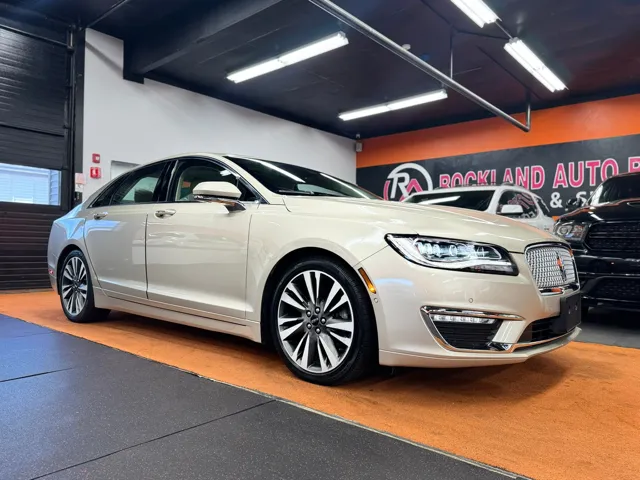 2017 Lincoln MKZ Reserve AWD's photo