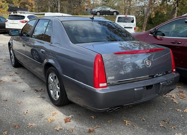 2007 Cadillac DTS photo 2